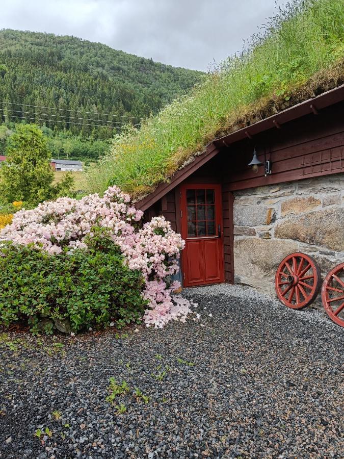 Orheimstunet - Gardsferie For Storfamilien Der Ogsa Hunden Er Velkommen Starheim Ngoại thất bức ảnh
